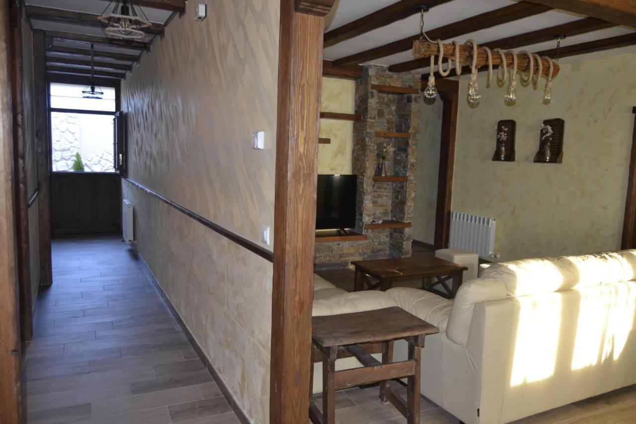 El Capricho De Los Carrascos Juarros de Voltoya Exteriör bild